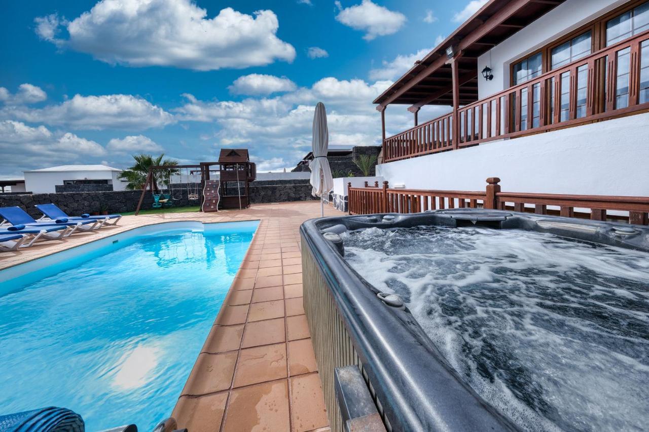 Villa Flavia-Private Pool, Jacuzzi, Sea Views ปลายาบลังกา ภายนอก รูปภาพ